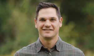 daniel carcillo in front of the experience onward Concussion Relief for Athletes in Oregon
